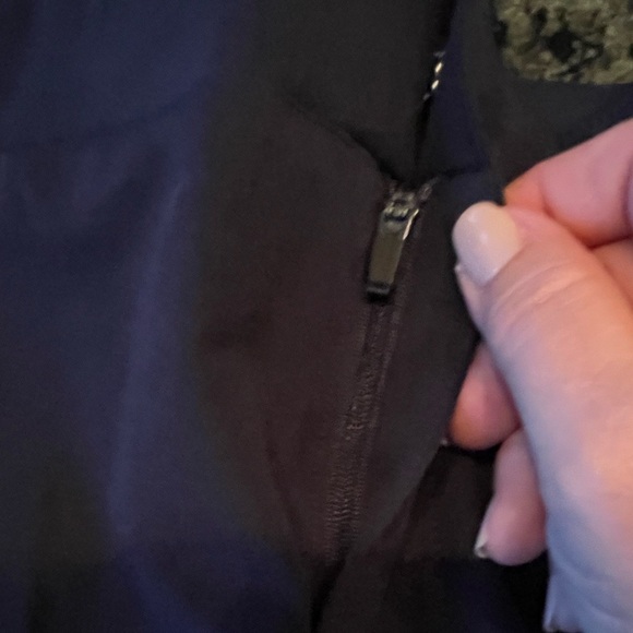 ⛳️NWT 32 degrees women’s size 18 navy blue shorts. 9” inseam - Picture 6 of 9